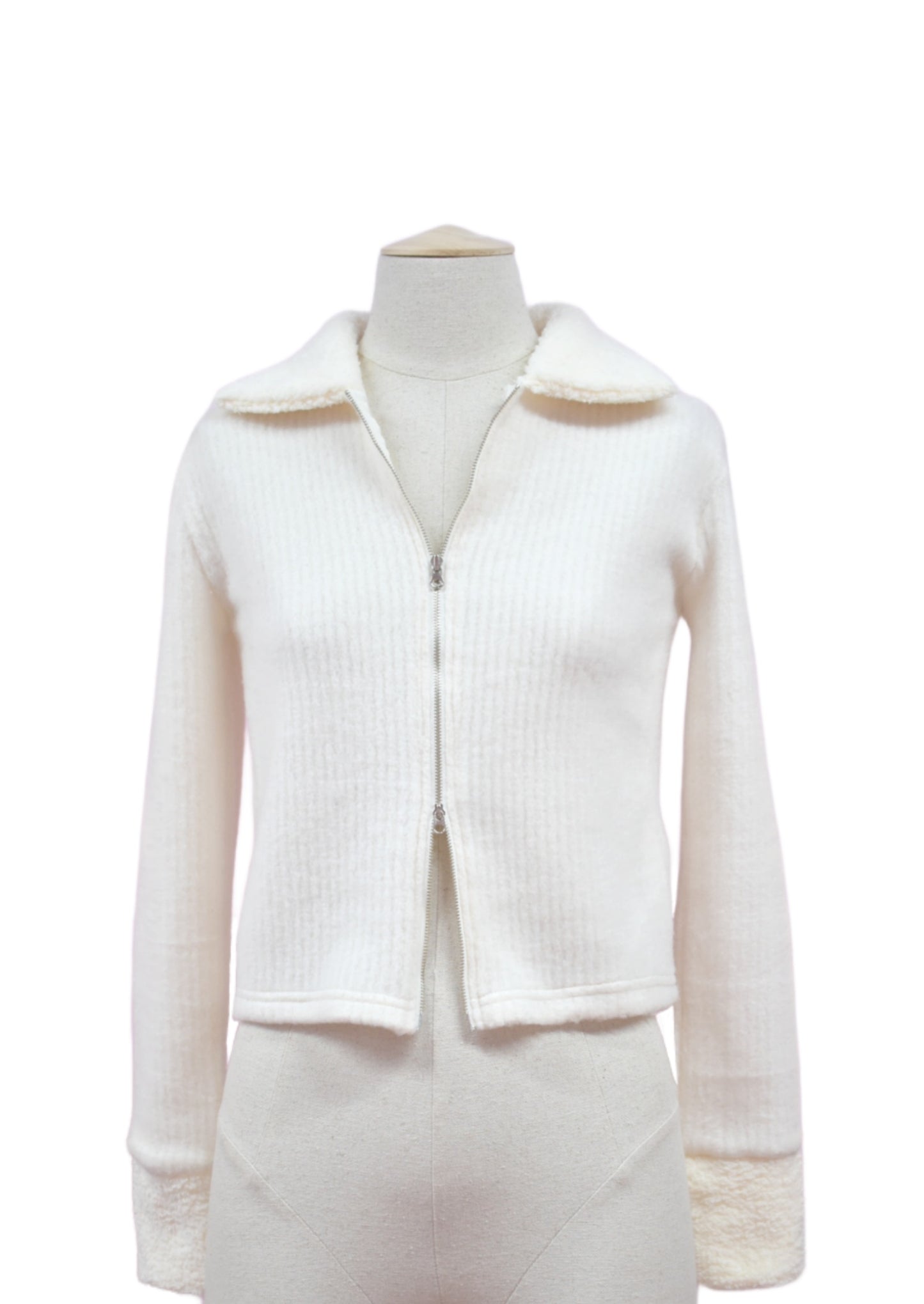Chaqueta Soft con Cuello y Puño