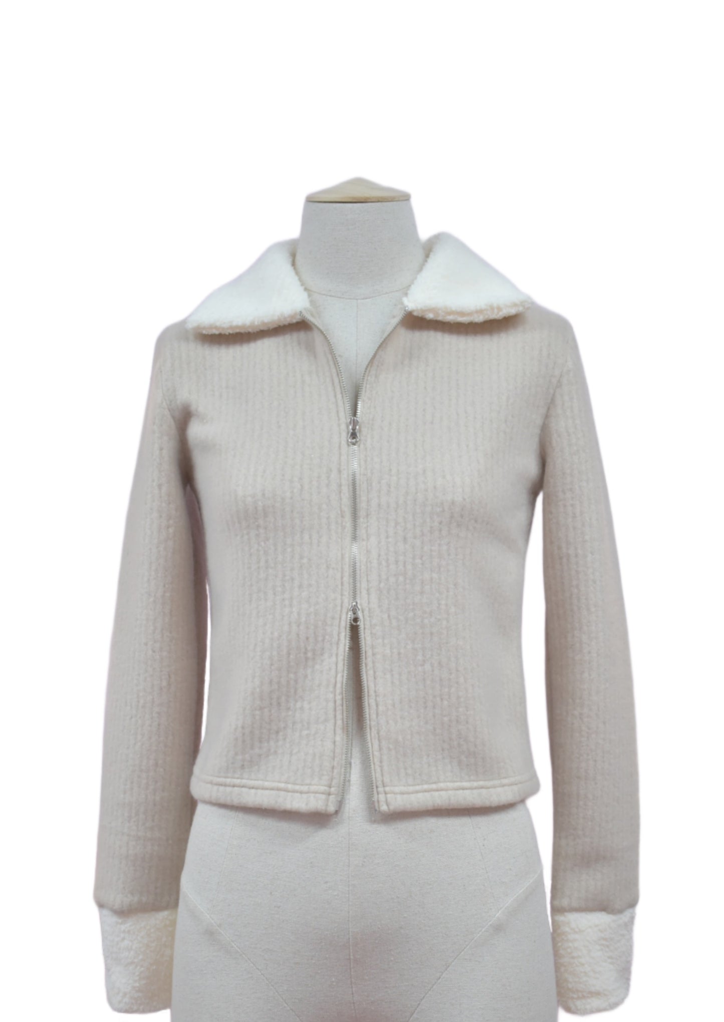 Chaqueta Soft con Cuello y Puño