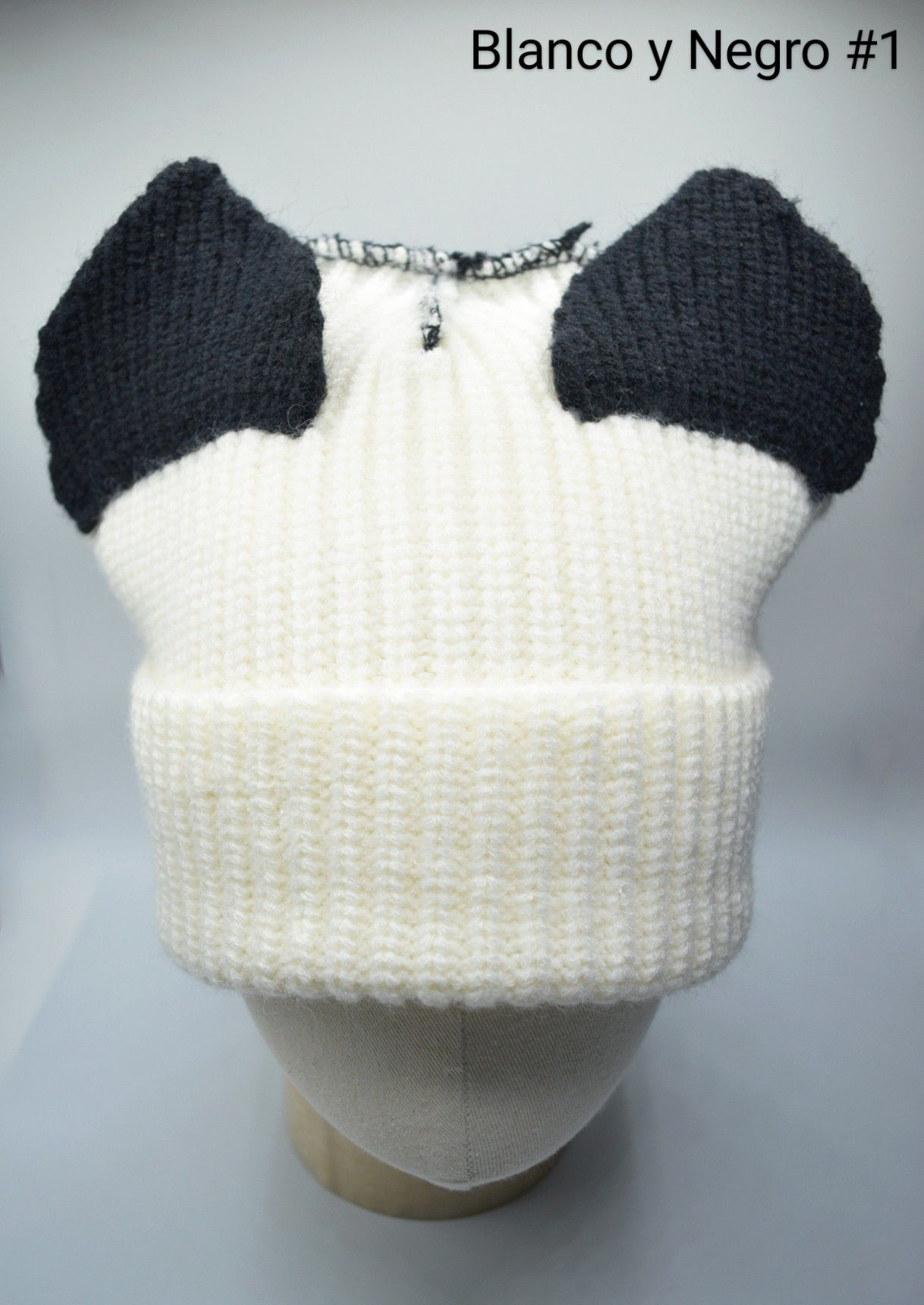 Gorro con Orejas con Diseño